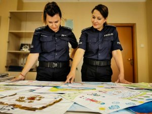 POLICJANTKI PREWENCJI PODCZAS WYBORU PRAC