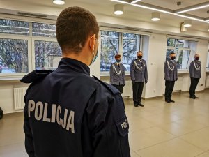 Komendant Miejski Policji w Białymstoku wita nowych funkcjonariuszy policji