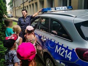 policjantki podczas spotkania z dziećmi