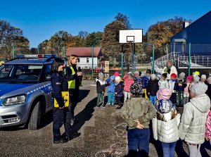 BIAŁOSTOCKIE POLICJANTKI PODCZAS SPOTKANIA Z DZIEĆMI
