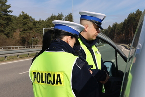 Policjanci na służbie.