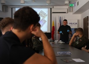 Spotkanie uczniów z policjantami