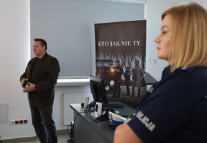 Spotkanie uczniów z policjantami