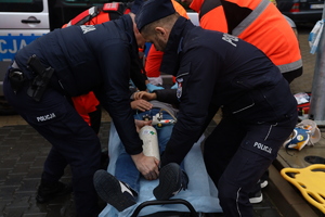 Ćwiczenia policjantów z innymi służbami