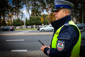 Policjanci podczas zabezpieczenia Dnia Wszystkich Świętych