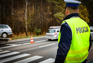 Policjanci podczas zabezpieczenia Dnia Wszystkich Świętych