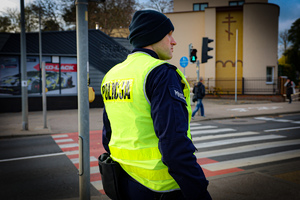 Policjanci podczas zabezpieczenia Dnia Wszystkich Świętych