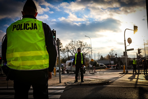 Policjanci podczas zabezpieczenia Dnia Wszystkich Świętych