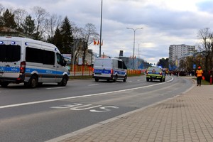 Policjanci podczas zabezpieczenia