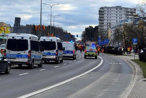 Policjanci podczas zabezpieczenia