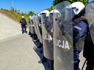 ćwiczenia policjantów ze strażą ochrony kolei