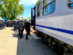 ćwiczenia policjantów ze strażą ochrony kolei