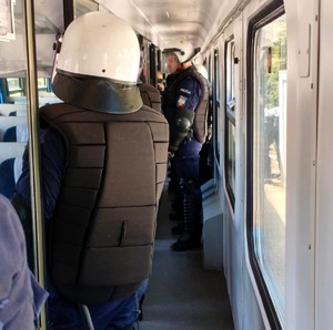 ćwiczenia policjantów ze strażą ochrony kolei
