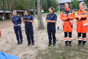 policjanci spotkali się z harcerzami