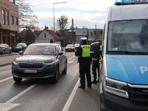policjanci w dniu wszystkich świętych