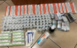 medykamenty zatrzymane przy współpracy policjantów i funkcjonariuszy Izby Celno Skarbowej