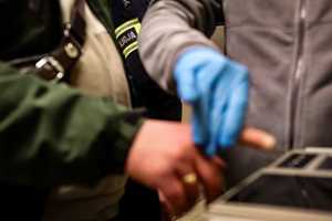 medykamenty zatrzymane przy współpracy policjantów i funkcjonariuszy Izby Celno Skarbowej