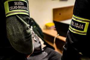 medykamenty zatrzymane przy współpracy policjantów i funkcjonariuszy Izby Celno Skarbowej