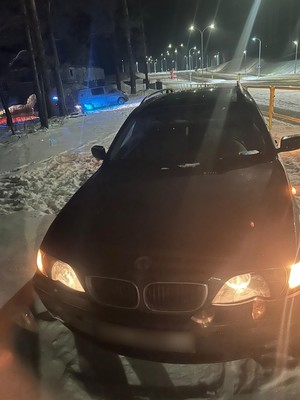 zatrzymany pojazd BMW po pościgu