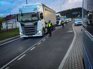 Policjanci podczas prowadzonych działań trzeźwy poranek na drogach powiatu białostockiego