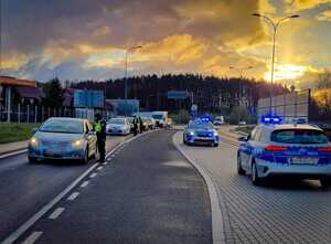 Policjanci podczas prowadzonych działań trzeźwy poranek na drogach powiatu białostockiego