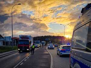Policjanci podczas prowadzonych działań trzeźwy poranek na drogach powiatu białostockiego