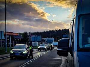 Policjanci podczas prowadzonych działań trzeźwy poranek na drogach powiatu białostockiego